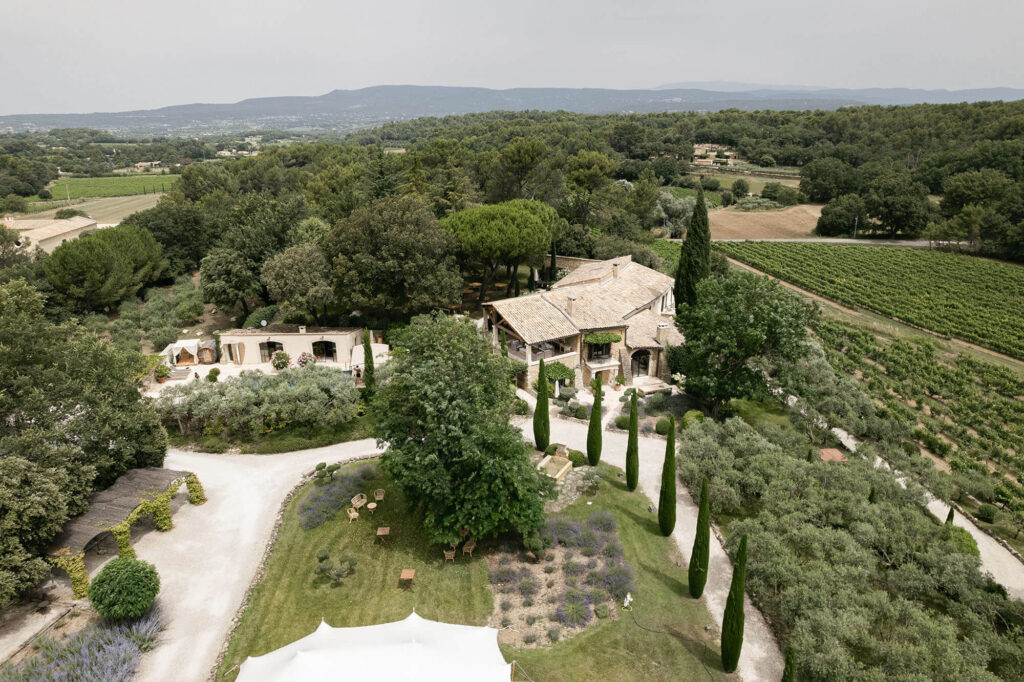 Domaine les Roullets wedding venue in the Luberon, France.